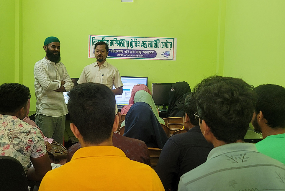 
সিংড়ায় সাইবার নিরাপত্তা বিষয়ে সেমিনার