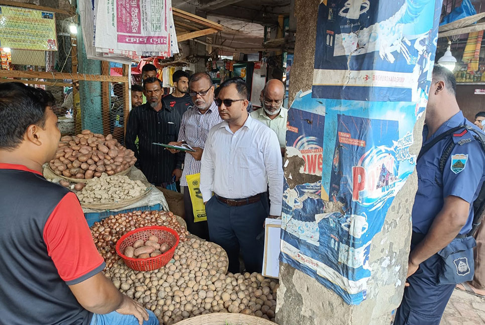 জয়পুরহাটে দুই ব্যবসায়ীকে জরিমানা