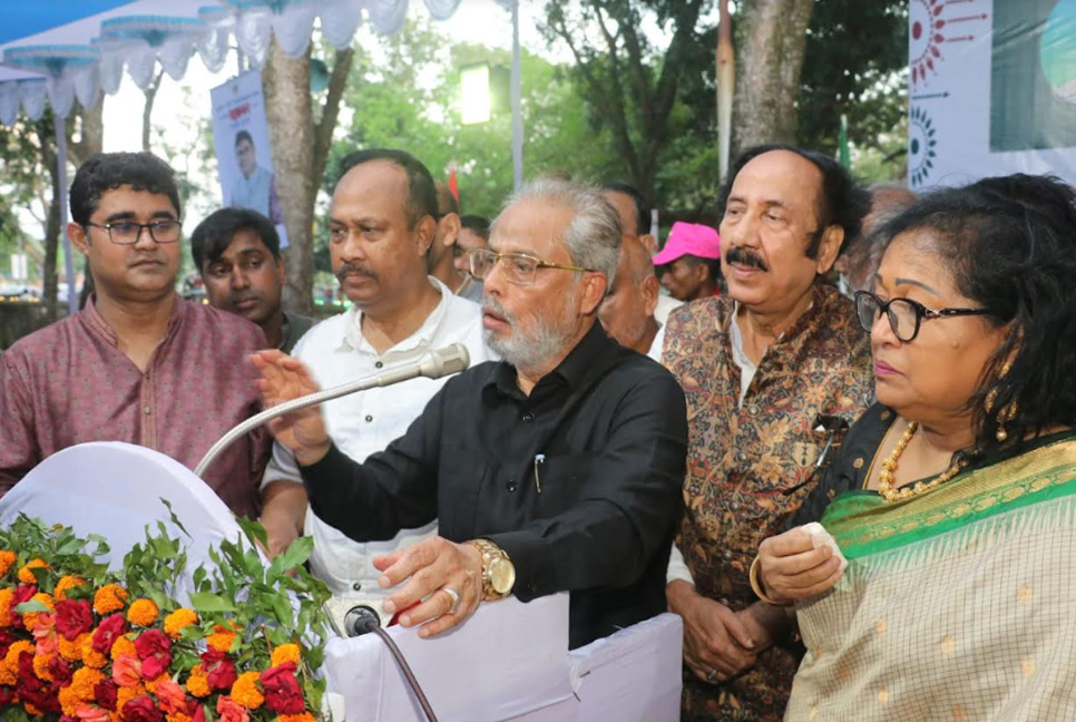 জনগণের পক্ষে কথা মানেই বর্তমান সরকারের বিরুদ্ধে কথা বলা: জিএম কাদের