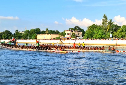 ঐতিহ্যবাহী নৌকাবাইচে উৎসবমুখর চলনবিল