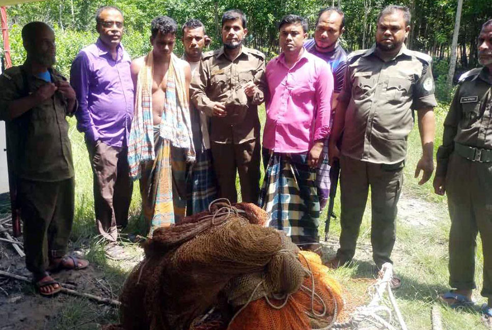 সুন্দরবন থেকে ৩ জেলে আটক