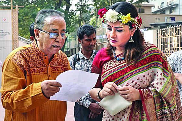 করোনা নিয়ে ছটকু আহমেদের ‘আহারে জীবন’