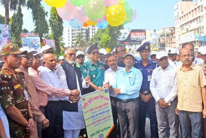 খুলনায় স্থানীয় সরকার দিবসের আলোচনা সভা ও মেলার উদ্বোধন

