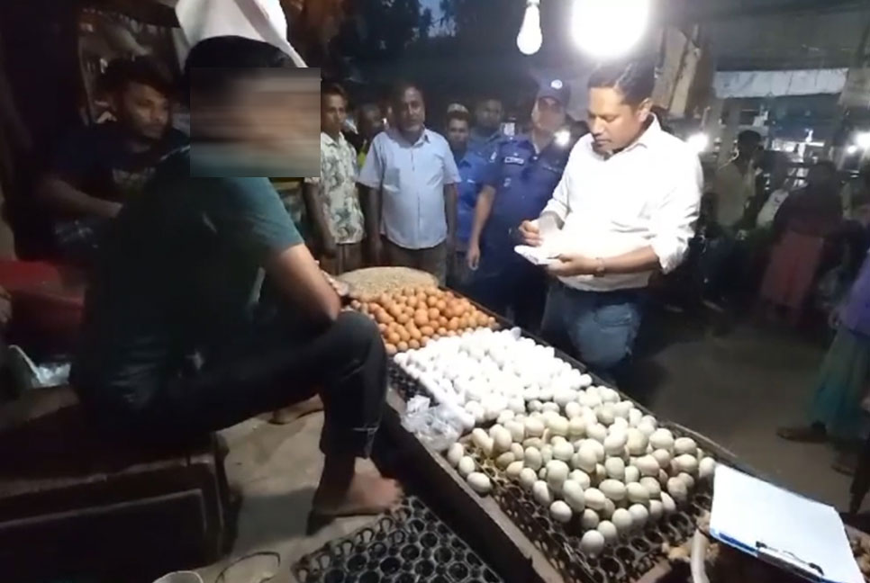 অতিরিক্ত দাম রাখায় হবিগঞ্জে ডিম-আলু বিক্রেতাদের জরিমানা