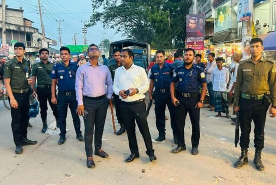 ফুলপুরে সড়কে শৃঙ্খলা আনতে অভিযান