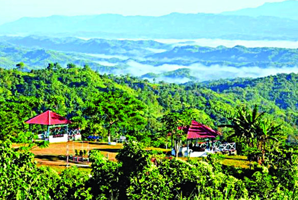পাহাড় ধসে সাজেকের সঙ্গে সড়ক যোগাযোগ বন্ধ
