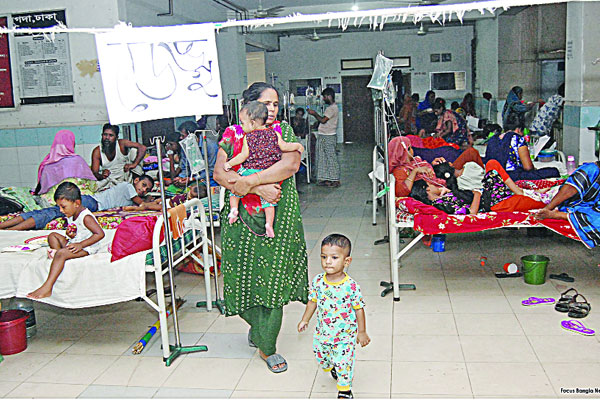 বাড়ছে ডেঙ্গু চিকিৎসা নিতে আসা রোগীর ভিড়