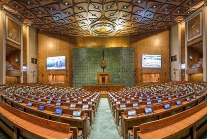প্রায় ১০০ বছরের সংসদ ভবনে শেষ বৈঠক ভারতের