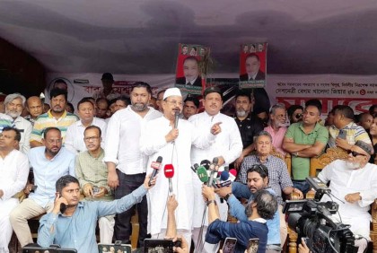 অবৈধ এই সরকার নিজে নিজেই পড়ে যাবে: গয়েশ্বর