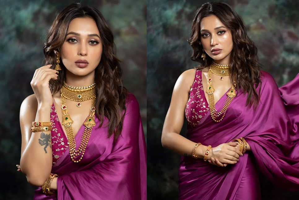 ‘আপনার প্রেমিককে দেখতে চাই’, ভক্তের আবদারে যে উত্তর দিলেন মিমি