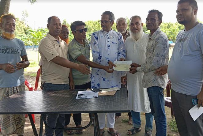 পঞ্চগড়ে প্রধানমন্ত্রীর ত্রাণ ও কল্যাণ তহবিলের চেক বিতরণ