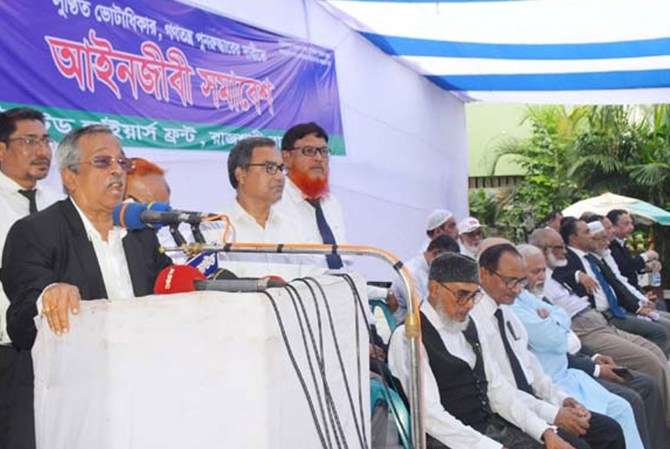 প্রতিহিংসার কারণে বিদেশে চিকিৎসা নিতে দেওয়া
হচ্ছে না খালেদা জিয়াকে : জয়নুল আবেদীন