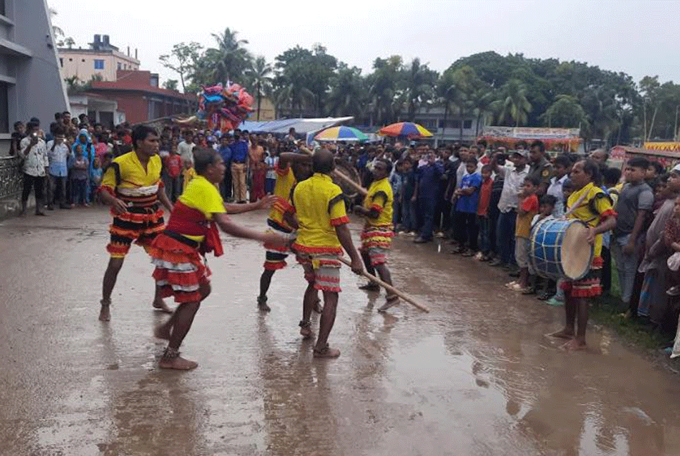 সখীপুরে গ্রামগঞ্জের ঐতিহ্যবাহী লাঠি বাড়ি খেলা
