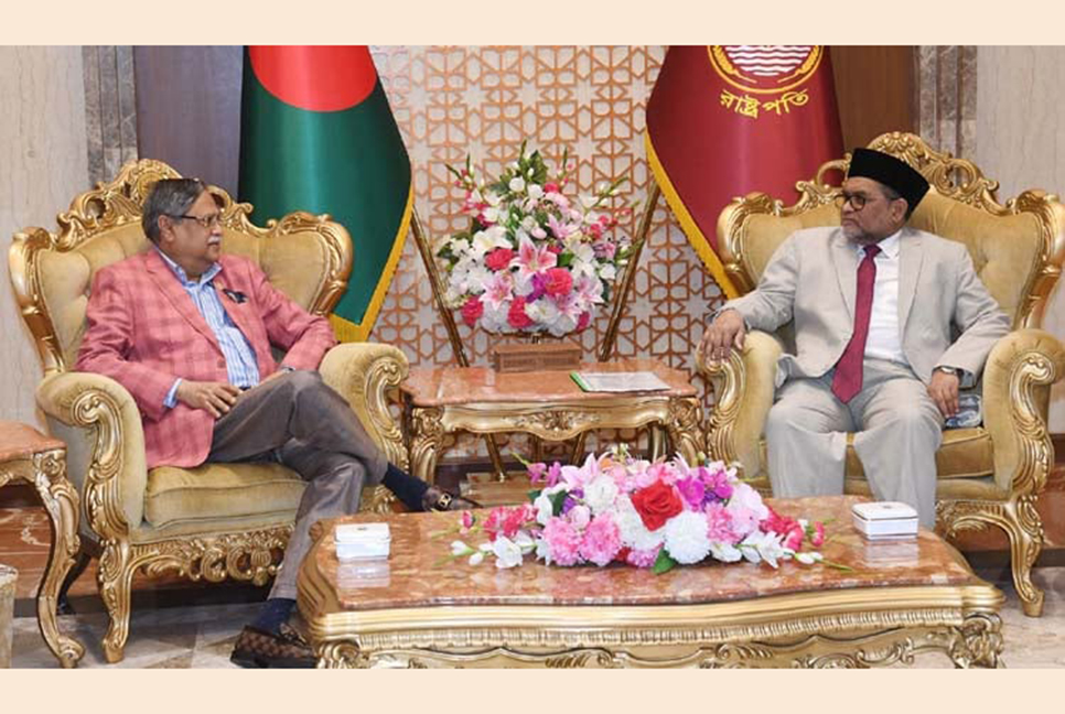 রাষ্ট্রপতির সঙ্গে প্রধান বিচারপতির বিদায়ী সাক্ষাৎ

