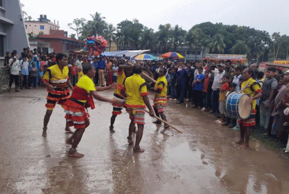 সখীপুরে গ্রামগঞ্জের ঐতিহ্যবাহী লাঠি বাড়ি খেলা
