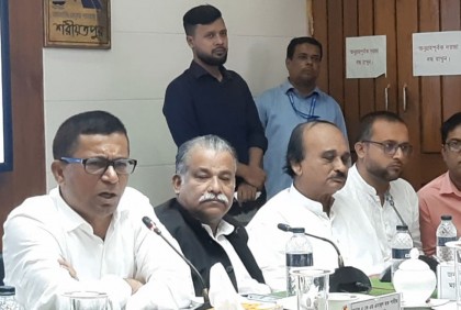 'জনগণের দোরগোড়ায় সেবা পৌঁছে দিতে হবে'