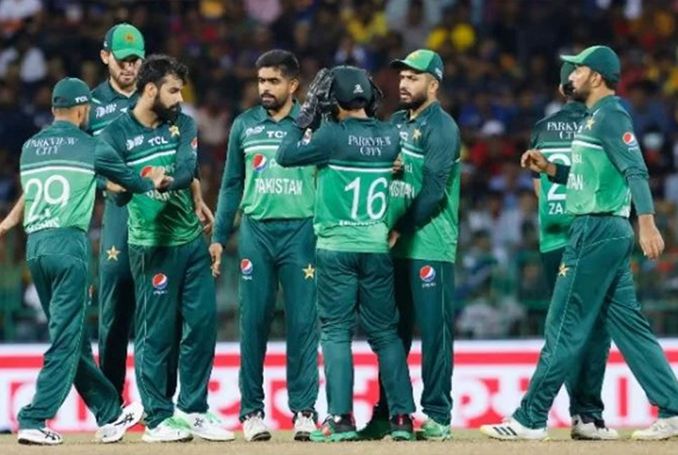 পাকিস্তানের বিশ্বকাপ স্কোয়াডে চমক