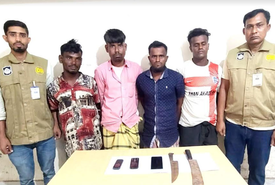 করিমগঞ্জে ডাকাতি মামলার ৪ আসামি গ্রেফতার, অস্ত্র উদ্ধার 