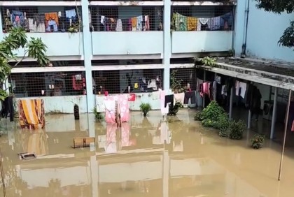 ঢাবি’র হলে হলে জলাবদ্ধতা, ভোগান্তিতে শিক্ষার্থীরা