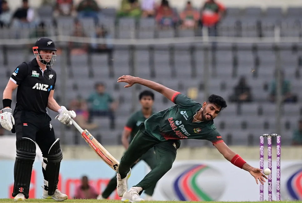 বাংলাদেশকে ২৫৫ রানের টার্গেট দিল নিউজিল্যান্ড