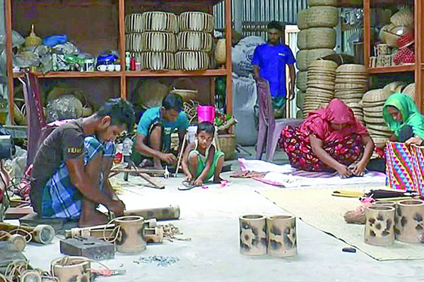 টাঙ্গাইলের বাঁশ-বেত পণ্য যাচ্ছে ১২ দেশে