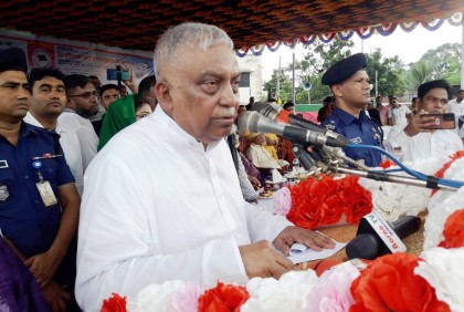 শেখ হাসিনা আছেন বলে ঘুরে দাঁড়িয়েছে বাংলাদেশ : স্বরাষ্ট্রমন্ত্রী

