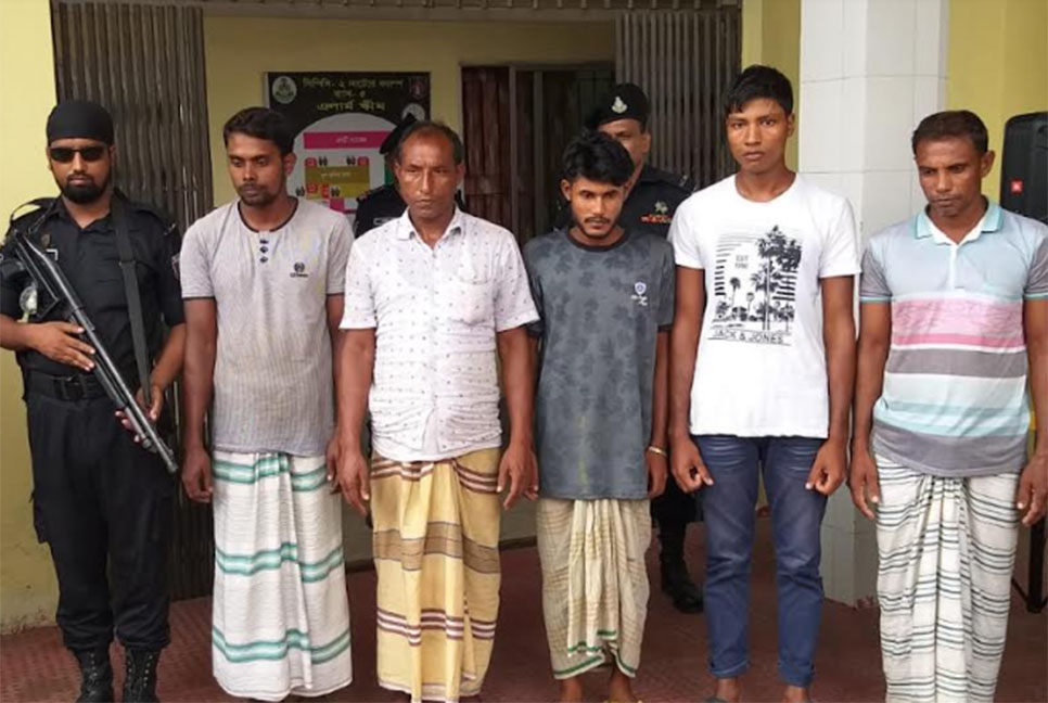 বাদাম বিক্রেতাকে হত্যা, গ্রেফতার ৫ 