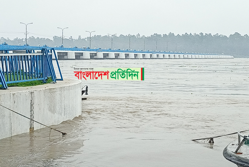 তিস্তার পানি বিপৎসীমা ছুঁই ছুঁই, খুলে দেওয়া হলো ৪৪ গেট 

