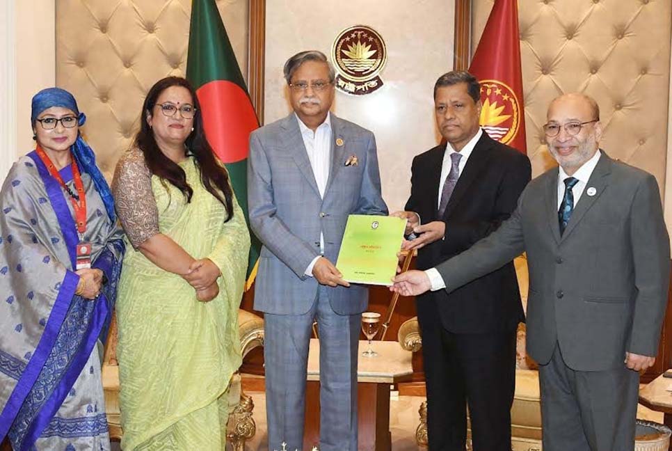 তথ্য অধিকার আইন সম্পর্কে তৃণমূল পর্যায়ে জনগণকে সচেতন করতে রাষ্ট্রপতির নির্দেশ

