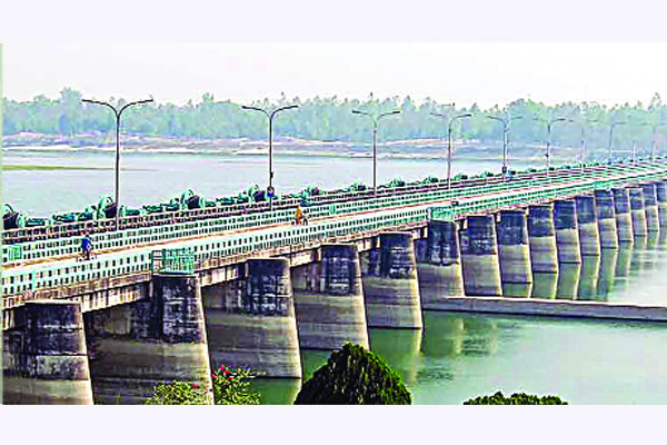 বাড়ছে তিস্তার পানি


