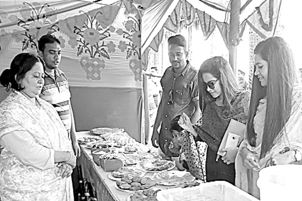 তালসড়কে তাল পিঠার মেলা