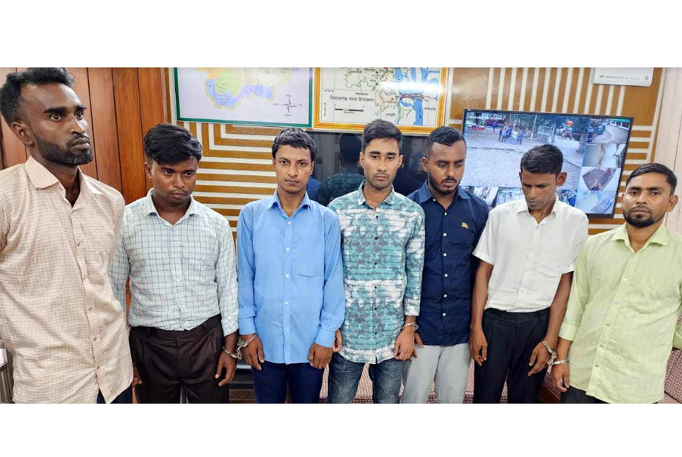 সিরাজগঞ্জে নিয়োগ পরীক্ষায় প্রক্সি দেয়ার 
অভিযোগে কারাগারে ৭ পরীক্ষার্থী  