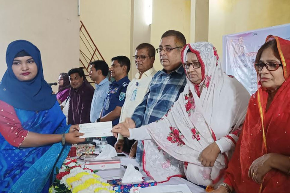 তেঁতুলিয়ায় মহিলা সমাবেশ অনুষ্ঠিত
