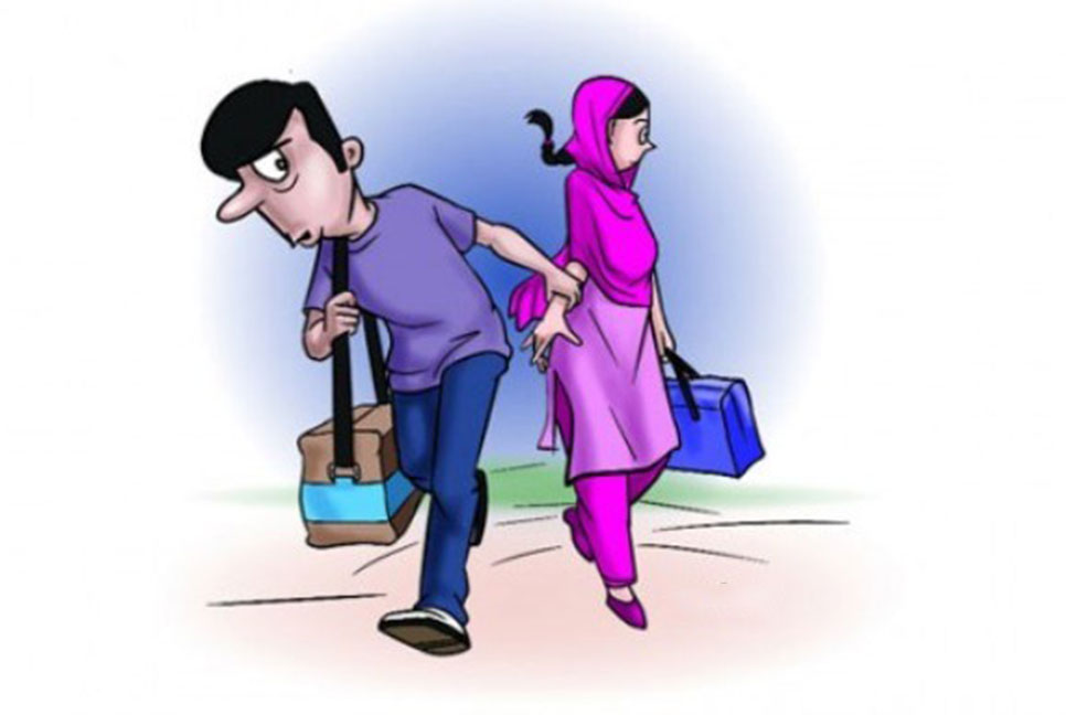 চাচিকে নিয়ে ভাতিজা উধাও 