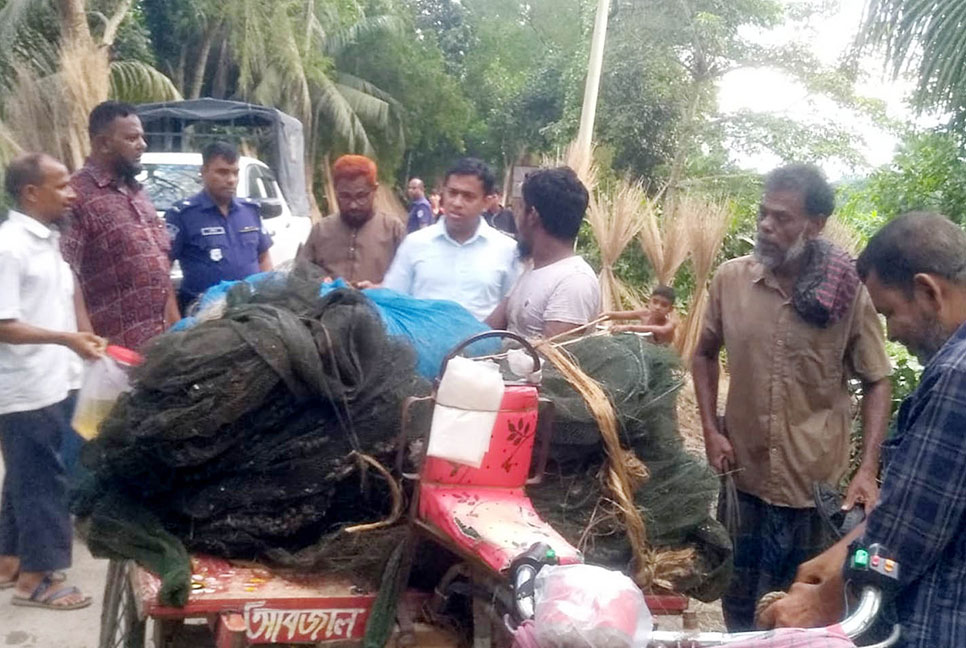 বোয়ালমারীতে ৩ লাখ টাকার চায়না দুয়ারি-কারেন্ট জাল ধ্বংস