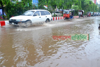 নিষ্কাশনের ব্যবস্থা নেই, ডুবেছে বগুড়া পৌরসভার বিভিন্ন এলাকা