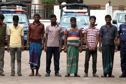 খুলনায় আন্তঃজেলা ডাকাত দলের ৭ সদস্য গ্রেফতার