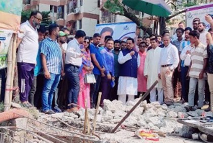 'জলাবদ্ধতা থেকে সড়ক বাঁচাতে হবে' 