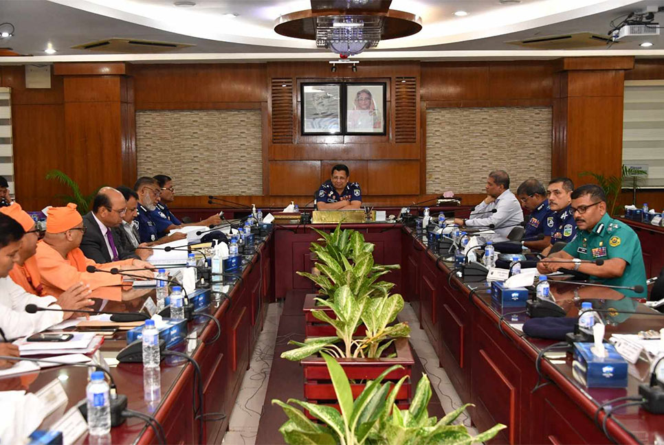 দুর্গাপূজায় গুজব রটনাকারীদের বিরুদ্ধে পুলিশকে সতর্ক থাকতে হবে : আইজিপি