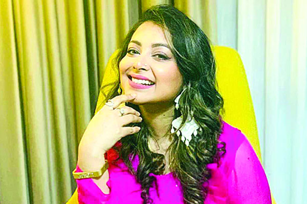 এক দিনে দুই ছবিতে কোনাল