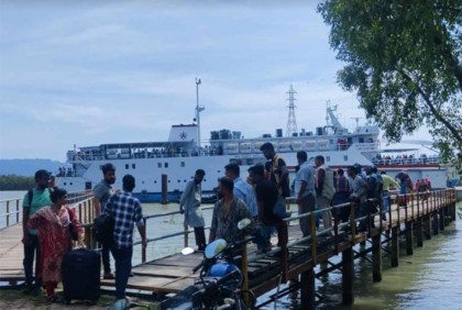 টেকনাফ-সেন্টমার্টিন রুটে জাহাজ চলাচল শুরু
