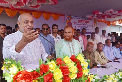 বালিয়াকান্দিতে শ্রমিকদের সাথে এমপির মতবিনিময়