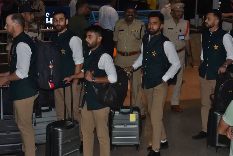 সাত বছর পর ভারতের মাটিতে পা রাখলো পাকিস্তানি ক্রিকেট দল