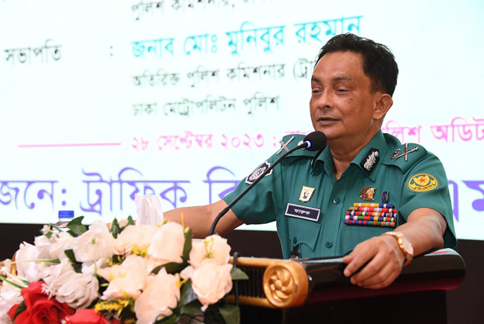 ঢাকা শহরের ট্রাফিক ব্যবস্থাপনা অত্যন্ত চ্যালেঞ্জিং : ডিএমপি কমিশনার

