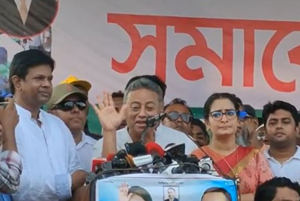 তাদের রাজনীতির ভিত্তি ওই সেলফি : আমীর খসরু

