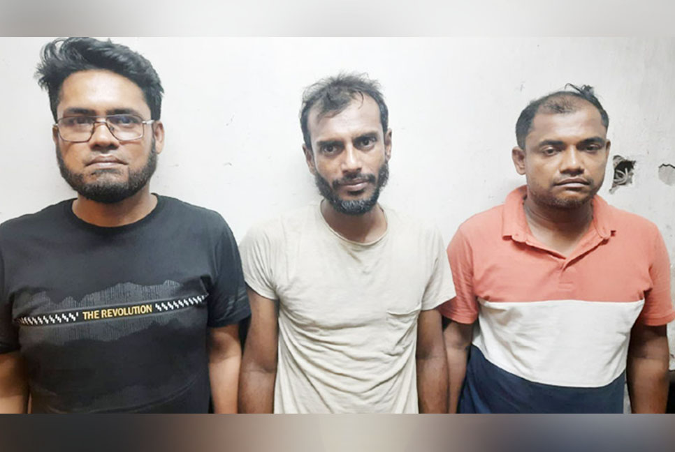 বাসে বমি করে সব ছিনিয়ে নেয় তারা