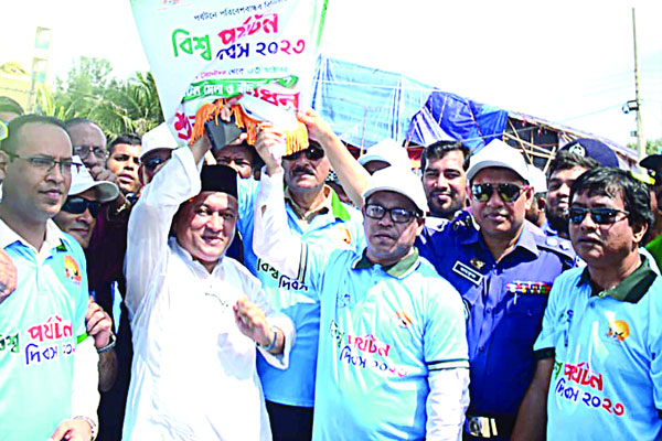 কক্সবাজার সৈকতে পর্যটন মেলা শুরু