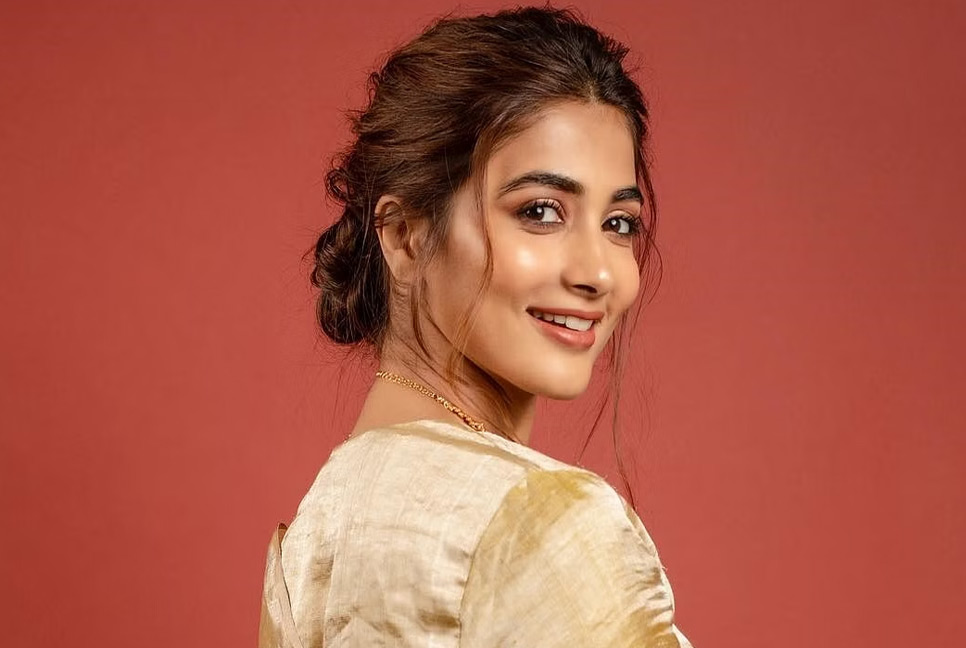 ক্রিকেটার বিয়ে করতে যাচ্ছেন পূজা হেগড়ে