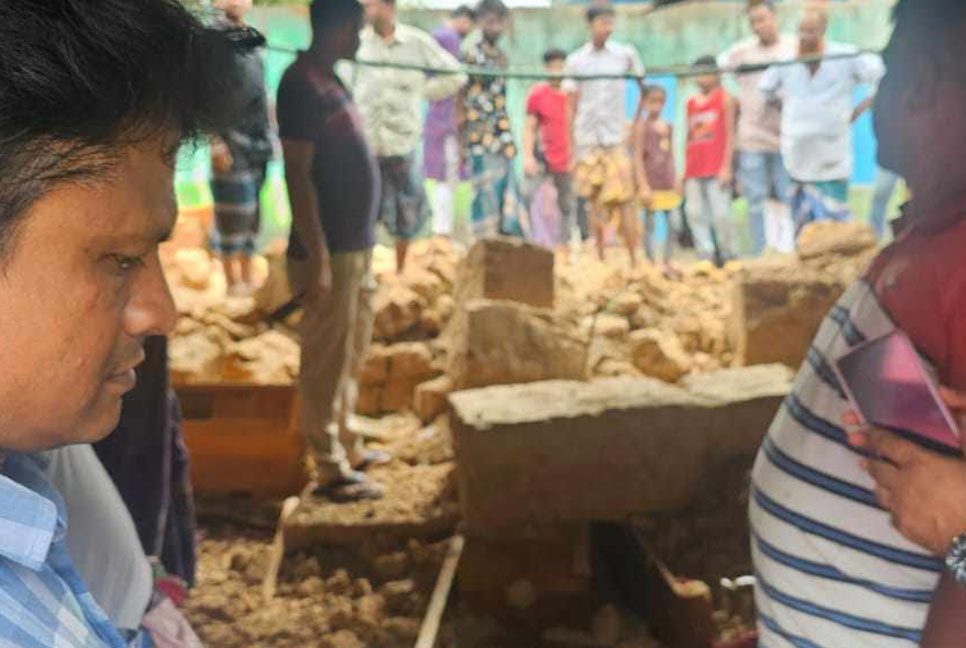 ব্রাহ্মণবাড়িয়ায় মাটির ঘরের দেয়াল চাপায় ভাই-বোনের মৃত্যু