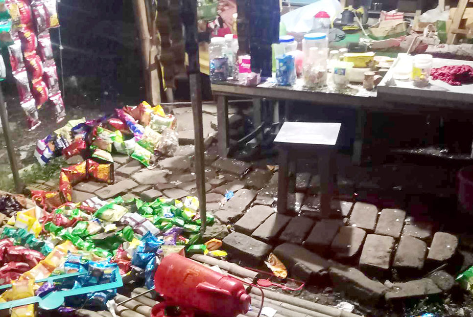 অনৈতিক প্রস্তাব প্রত্যাখ্যান, নারী দোকানীকে মারধরের অভিযোগ